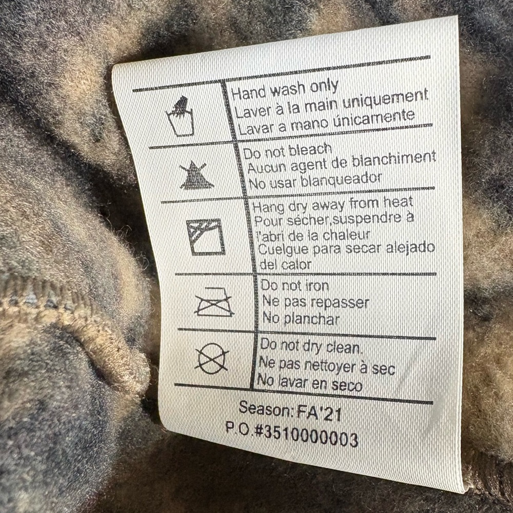 Carhartt-Balaclava Men’s one size fits most camo/black warm cap. New w/o tags! - Picture 10 of 11